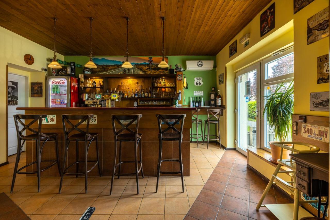 Penzion Rodos - Cafe Prag Dış mekan fotoğraf