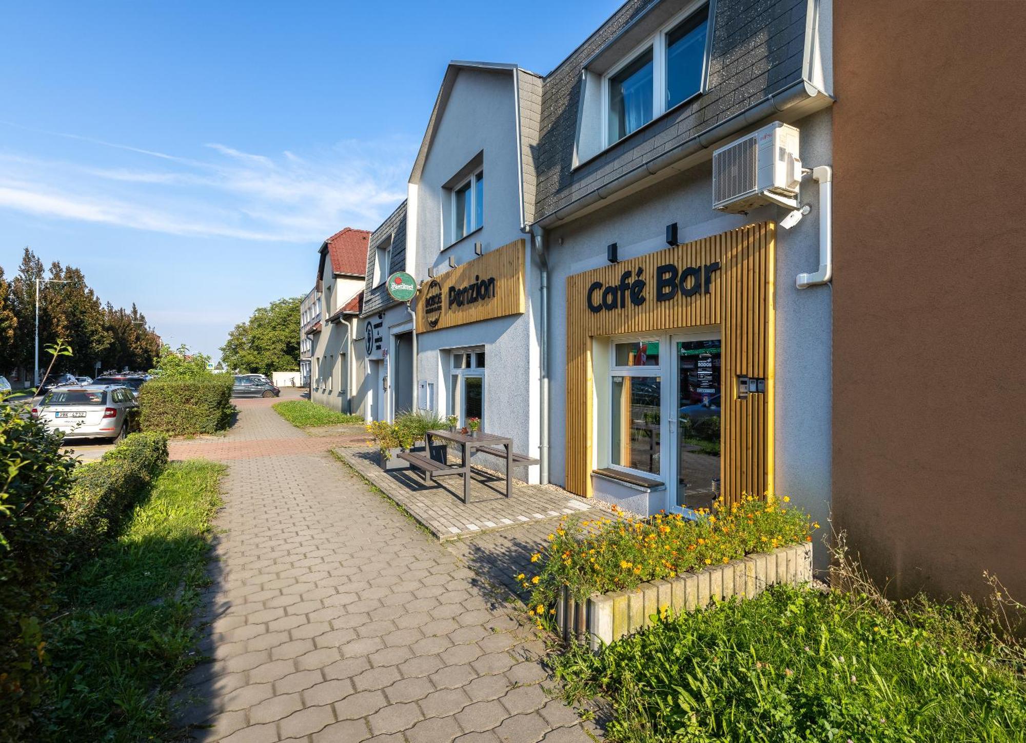 Penzion Rodos - Cafe Prag Dış mekan fotoğraf